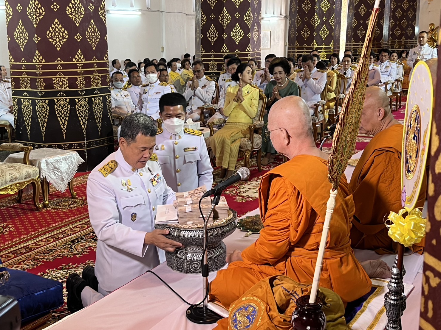 ปลัดกระทรวงมหาดไทย ถวายผ้าพระกฐินพระราชทานวัดหน้าพระเมรุราชิการาม