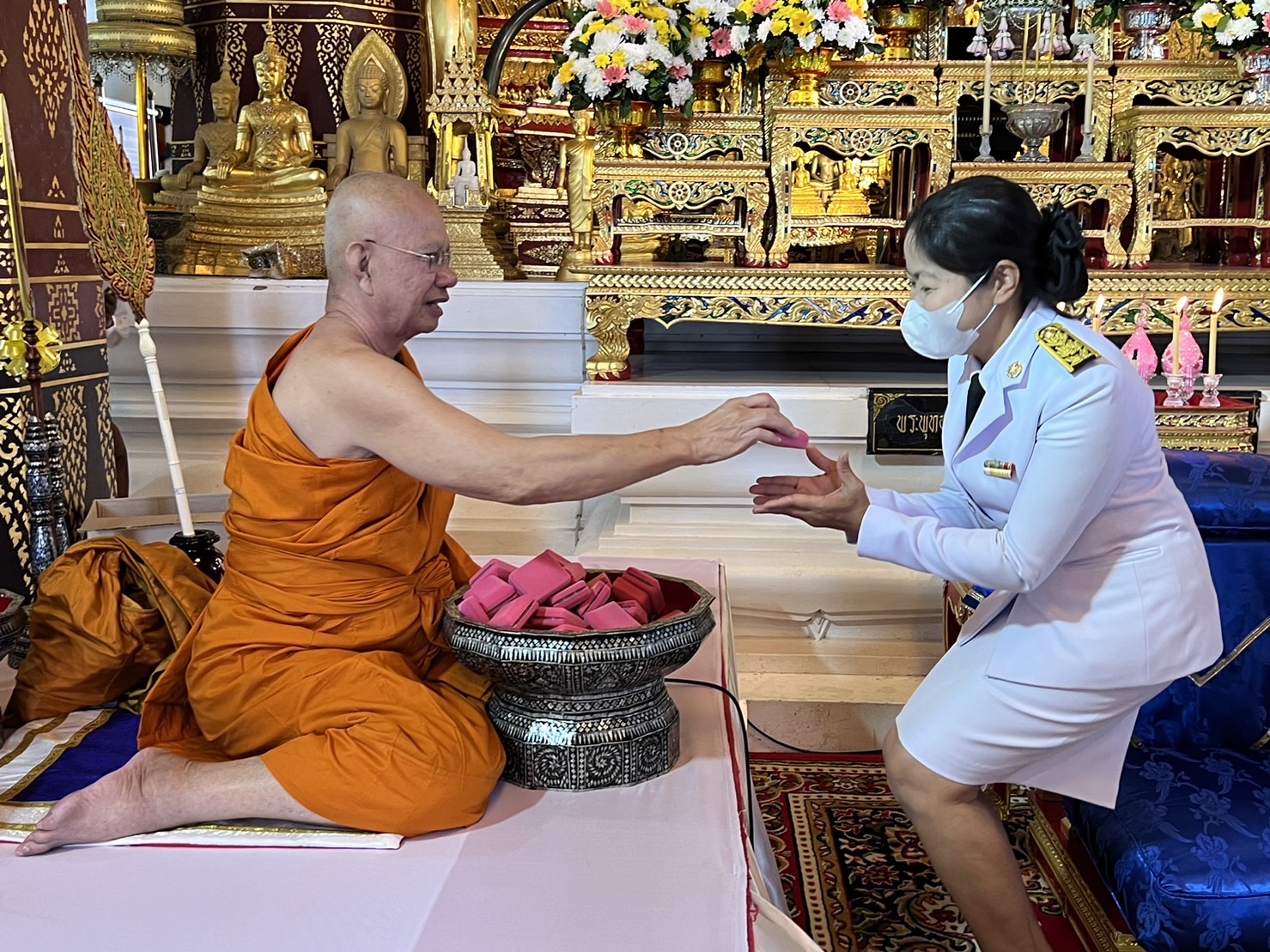 ปลัดกระทรวงมหาดไทย ถวายผ้าพระกฐินพระราชทานวัดหน้าพระเมรุราชิการาม