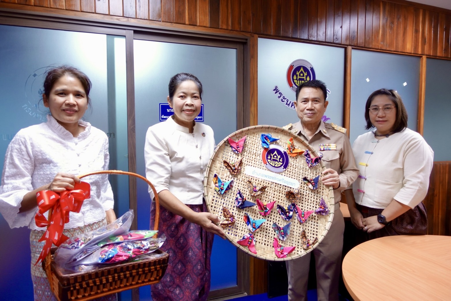 🔹พช.พระนครศรีอยุธยา  การจัดทำผีเสื้อผลิตจากผ้าไทยประจำจังหวัด หรือผ้าไทย สำหรับงานวันกาชาด 100 ปี พุทธศักราช 2566 ร้านกาชาดกระทรวงมหาดไทย