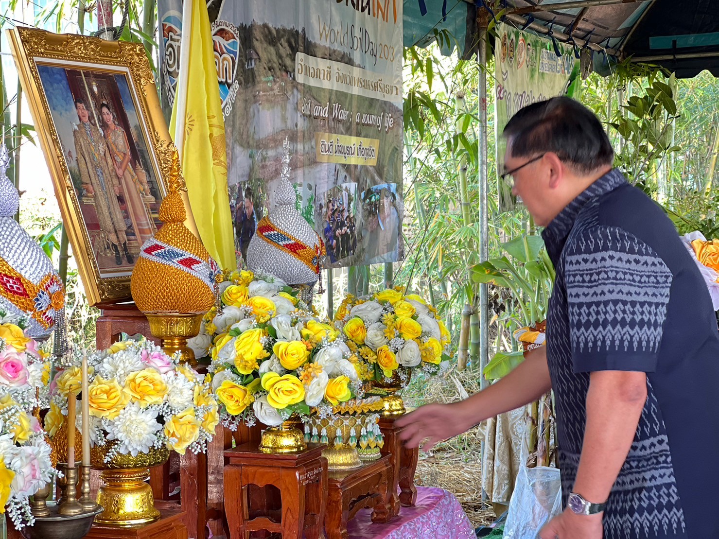 อยุธยา “ทอดผ้าป่าต้นไม้” เนื่องในวันดินโลก