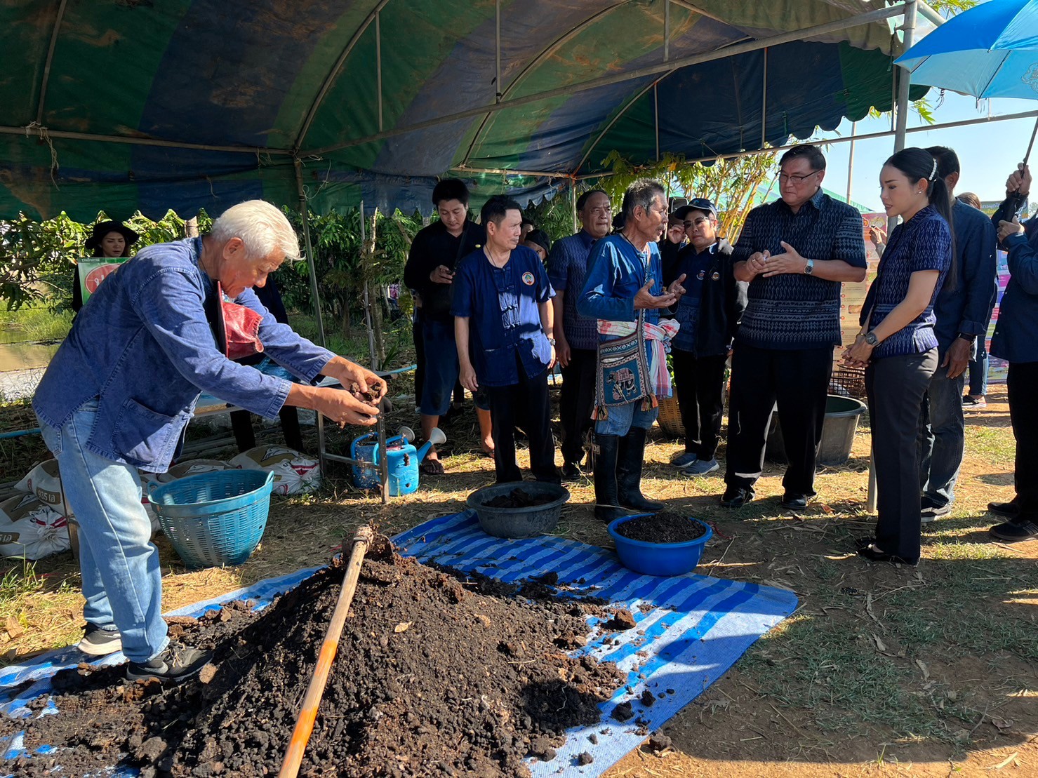 อยุธยา “ทอดผ้าป่าต้นไม้” เนื่องในวันดินโลก