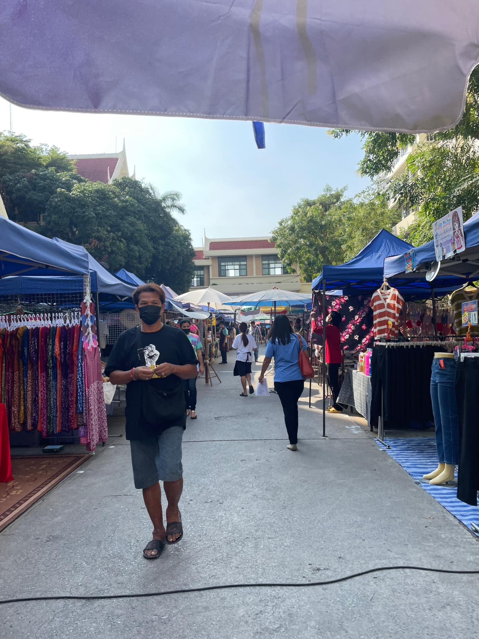 พช.พระนครศรีอยุธยา พช.กรุงเก่า สนับสนุนตลาดนัดคนไทยยิ้มได้ เพิ่มช่องทางการตลาดผลิตภัณฑ์ชุมชน