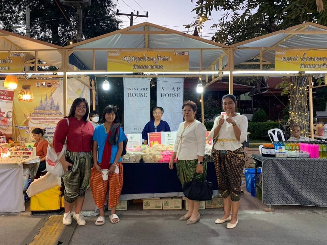 พช.พระนครศรีอยุธยา พช.อยุธยา ส่งเสริมเศรษฐกิจชุมชน สินค้าชุมชน “ถนนคนเดิน” ในงานยอยศยิ่งฟ้าอยุธยามรดกโลก ประจำปี 2566