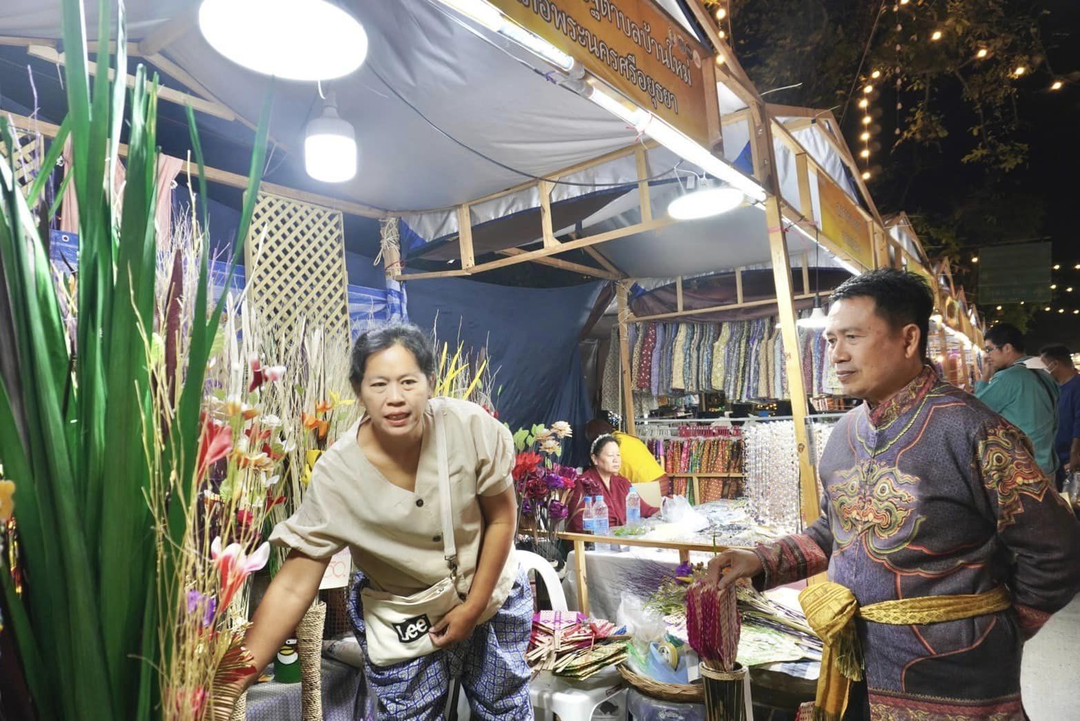 พช.พระนครศรีอยุธยา พช.อยุธยา ส่งเสริม สนับสนุนเศรษฐกิจชุมชน สินค้าชุมชน “ถนนคนเดิน” ในงานยอยศยิ่งฟ้าอยุธยามรดกโลก ประจำปี 2566