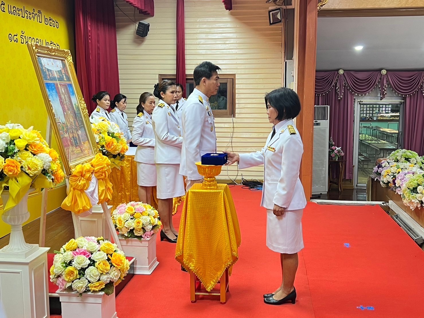 🔹พช.พระนครศรีอยุธยา  ผู้ว่าฯ กรุงเก่า มอบสายสะพายให้ ข้าราชการพัฒนาชุมชนจังหวัดพระนครศรีอยุธยา