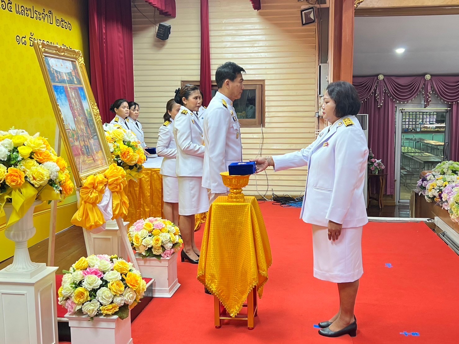 🔹พช.พระนครศรีอยุธยา  ผู้ว่าฯ กรุงเก่า มอบสายสะพายให้ ข้าราชการพัฒนาชุมชนจังหวัดพระนครศรีอยุธยา