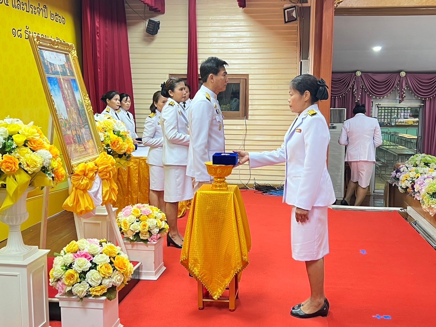 🔹พช.พระนครศรีอยุธยา  ผู้ว่าฯ กรุงเก่า มอบสายสะพายให้ ข้าราชการพัฒนาชุมชนจังหวัดพระนครศรีอยุธยา