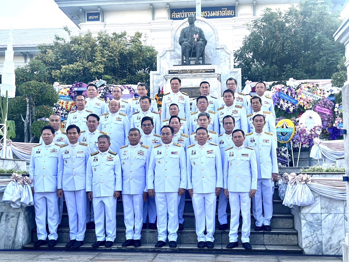 มท.1 นำข้าราชการ พนักงาน ร่วมวางพวงมาลา “วันดำรงราชานุภาพ“