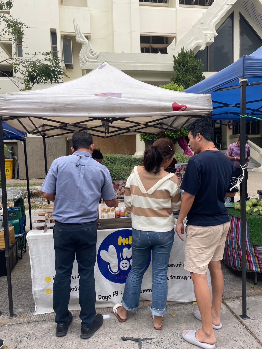 🔹พช.พระนครศรีอยุธยา🔹 พช.กรุงเก่า สนับสนุนตลาดนัดคนไทยยิ้มได้ เพิ่มช่องทางการตลาดผลิตภัณฑ์ชุมชน