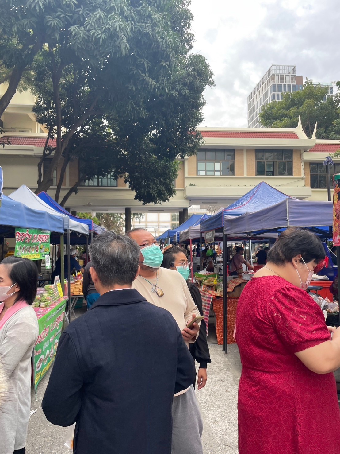 🔹พช.พระนครศรีอยุธยา🔹 พช.กรุงเก่า สนับสนุนตลาดนัดคนไทยยิ้มได้ เพิ่มช่องทางการตลาดผลิตภัณฑ์ชุมชน
