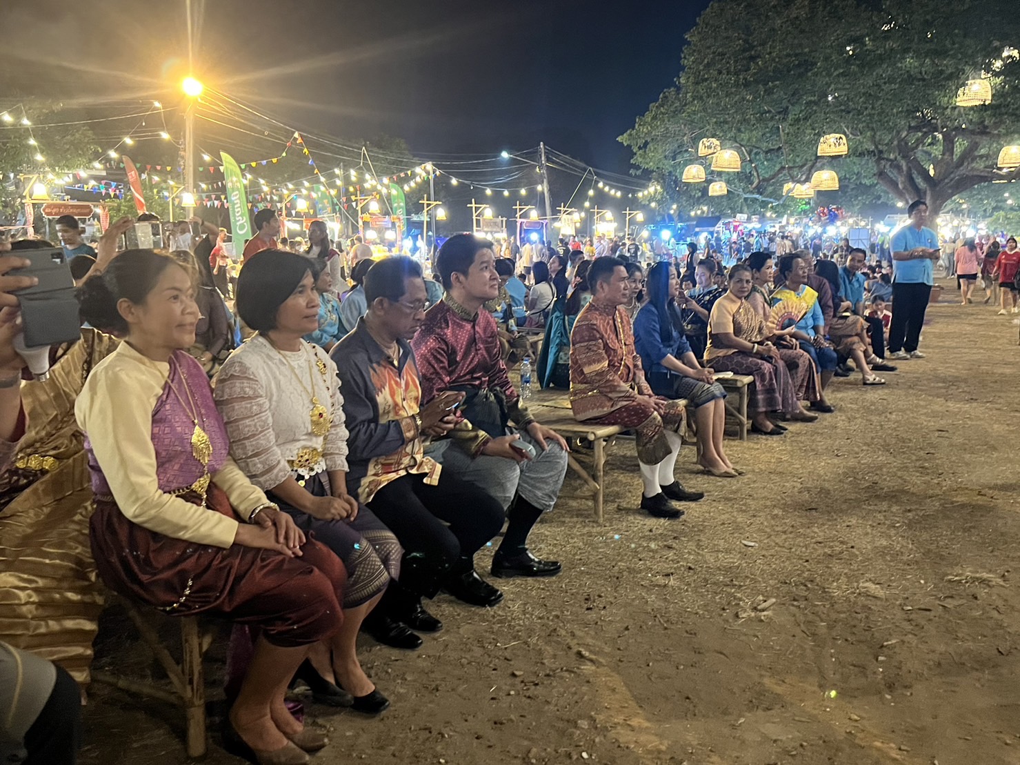 กรมการพัฒนาชุมชน พลักดันเศรษฐกิจฐานราก เปิดตลาด “อยุธยาไนท์มาร์เก็ต”