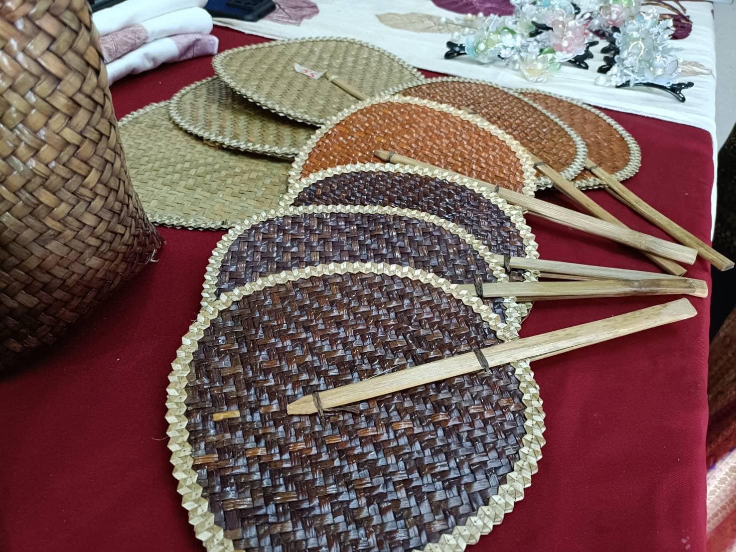 พช.กรุงเก่า สนับสนุนผลิตภัณฑ์ชุมชน เพิ่มช่องทางการจำหน่าย ณ บริเวณหน้าห้องคลัง