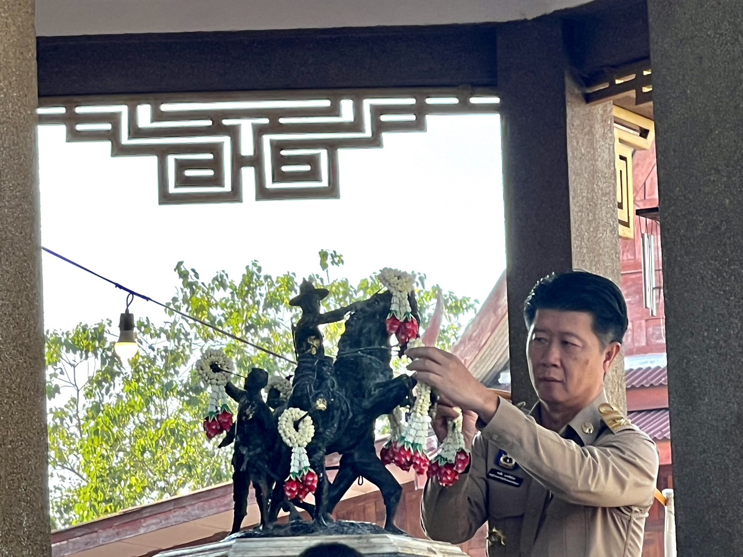 พัฒนาการจังหวัด ถวายราชสักการะเนื่องในวัน “ฉลองชัยชนะสมเด็จพระเจ้าตากสินมหาราช”