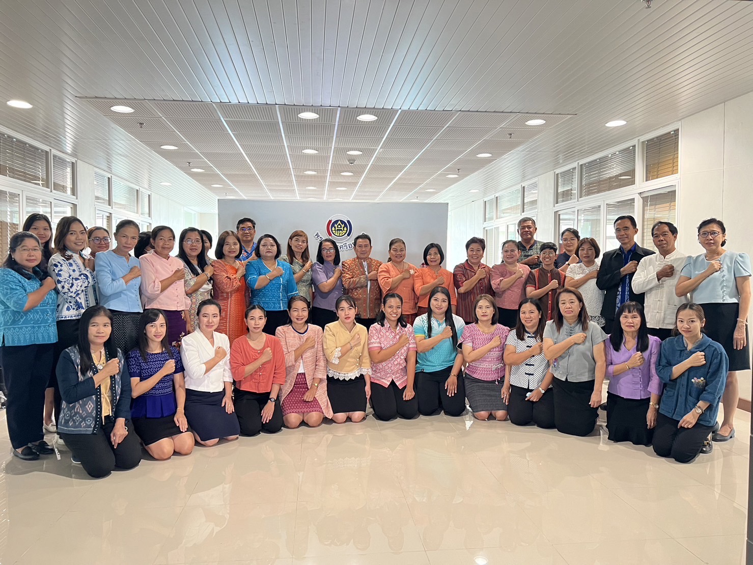 พัฒนาการจังหวัดพระนครศรีอยุธยา นำทีมพช.อยุธยา ประกาศเจตนารมณ์ “สุจริต โปร่งใส พัฒนาชุมชนอยุธยาใสสะอาด 2567” และ “งดรับ งดให้”ของขวัญ ของกำนัลทุกชนิด