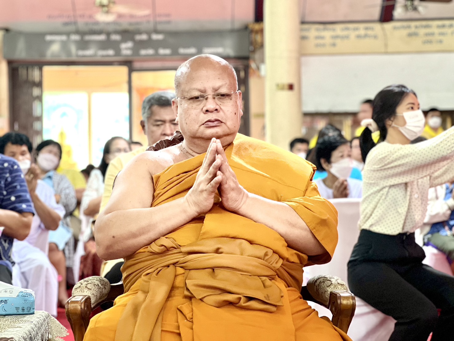 พัฒนาการจังหวัดอยุธยา ร่วมพิธีทำบุญตักบาตร เข้าวัดปฏิบัติธรรมวันธรรมสวนะ
