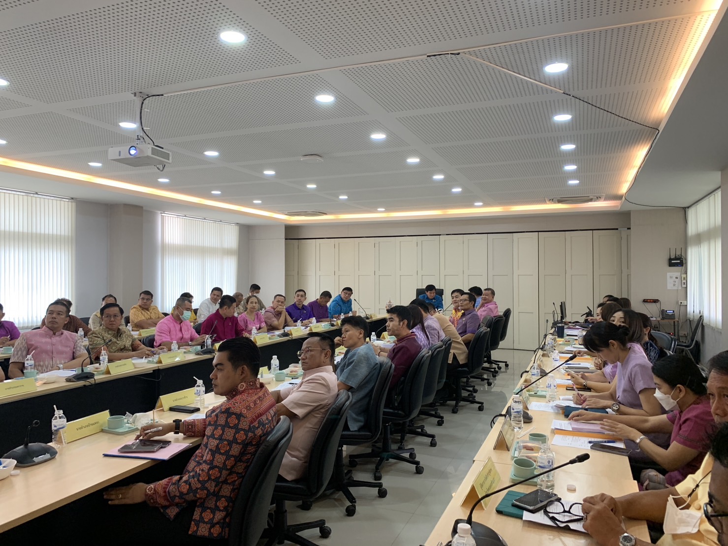 พจ.อยุธยา ร่วมประชุมนายอำเภอและหัวหน้าส่วนราชการสังกัดกระทรวงมหาดไทยและประชุมคณะกรมการจังหวัดและหัวหน้าส่วนราชการประจำจังหวัดพระนครศรีอยุธยา