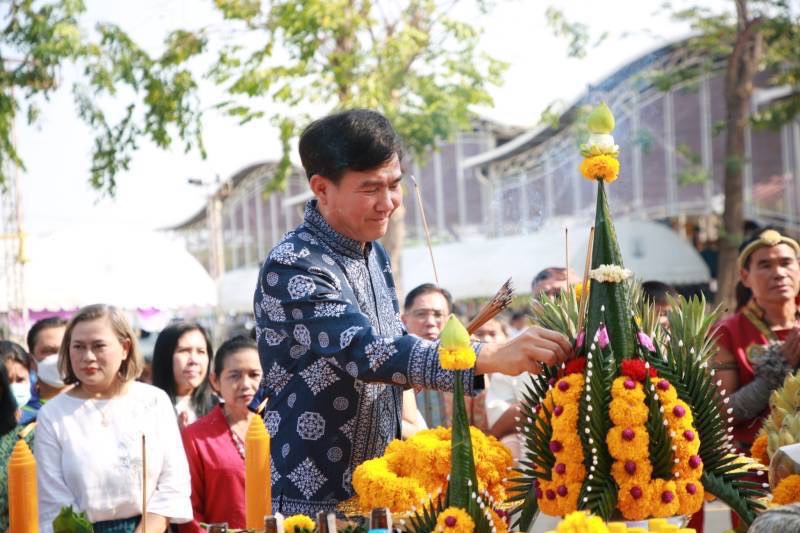 พจ.กรุงเก่า ร่วมพิธีบวงสรวง นายขนมต้ม บรมครูแห่งวงการมวยไทย เนื่องในวันที่ระลึกวีระชนไทยนายขนมต้ม เพื่อยกย่อง และส่งเสริมศิลปะป้องกันตัวของไทย