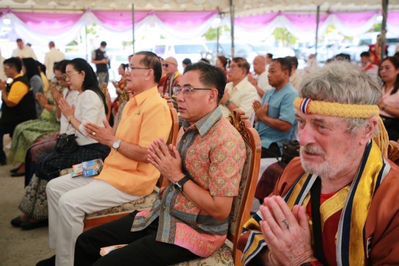 พจ.กรุงเก่า ร่วมพิธีบวงสรวง นายขนมต้ม บรมครูแห่งวงการมวยไทย เนื่องในวันที่ระลึกวีระชนไทยนายขนมต้ม เพื่อยกย่อง และส่งเสริมศิลปะป้องกันตัวของไทย