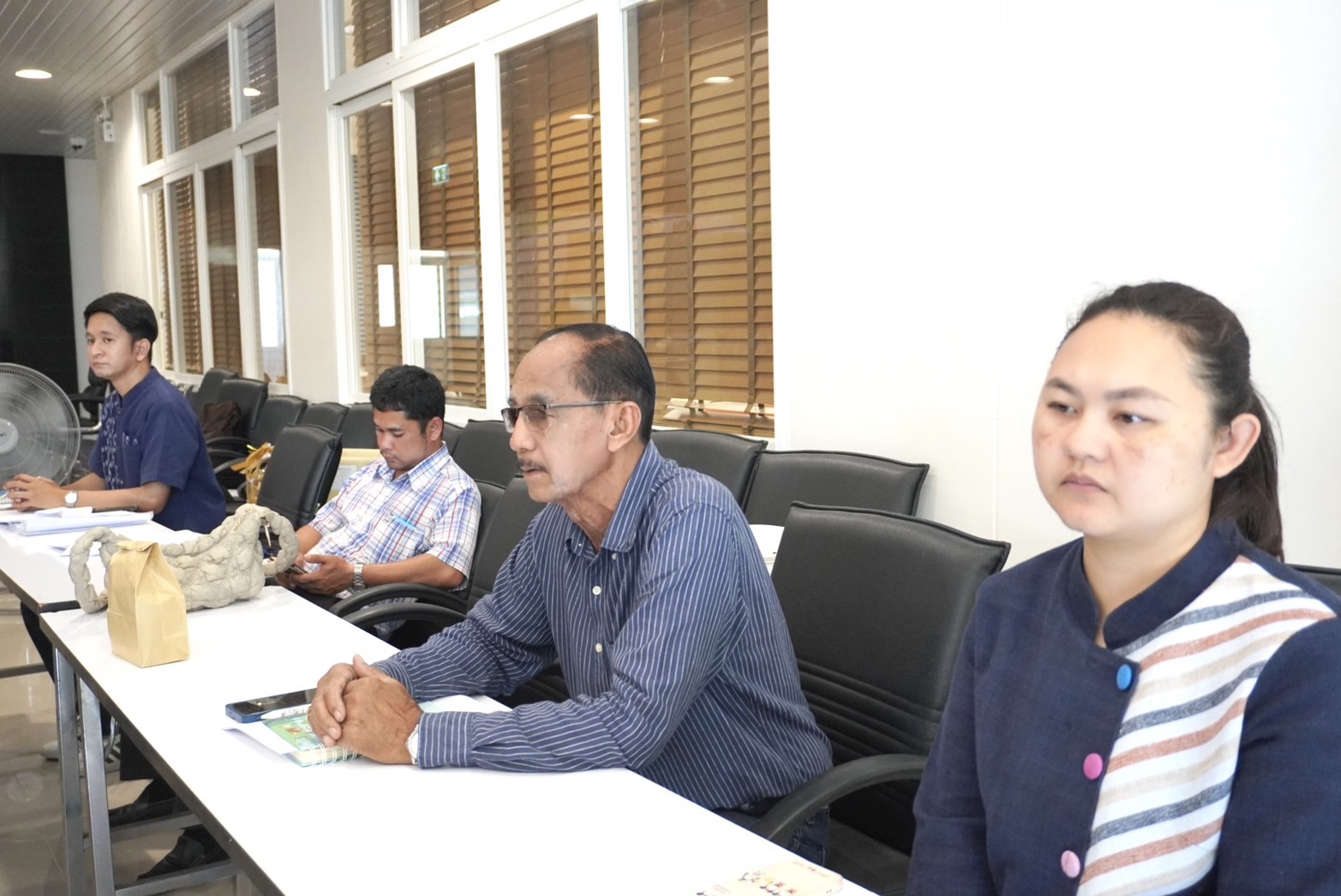 พช.อยุธยา เสริมแกร่ง ร่วมประชุมคณะกรรมการเครือข่ายกองทุนหมู่บ้านและชุมชนเมืองจังหวัดพระนครศรีอยุธยา