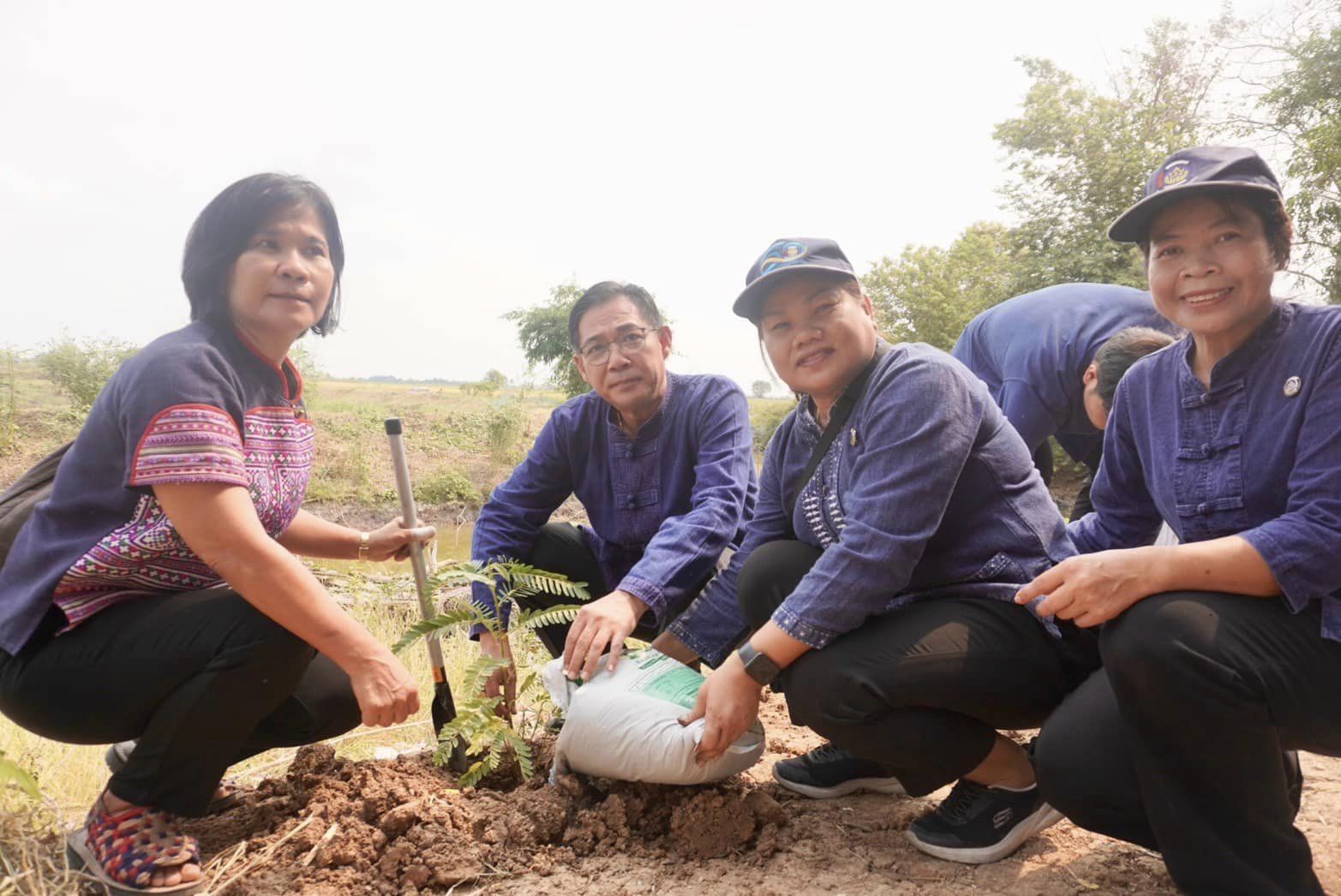 พช.อยุธยา จับมือเครือข่ายโคก หนอง นา จังหวัดพระนครศรีอยุธยา เดินหน้ากิจกรรมหิ้วปิ่นโตเอามื้อสามัคคี