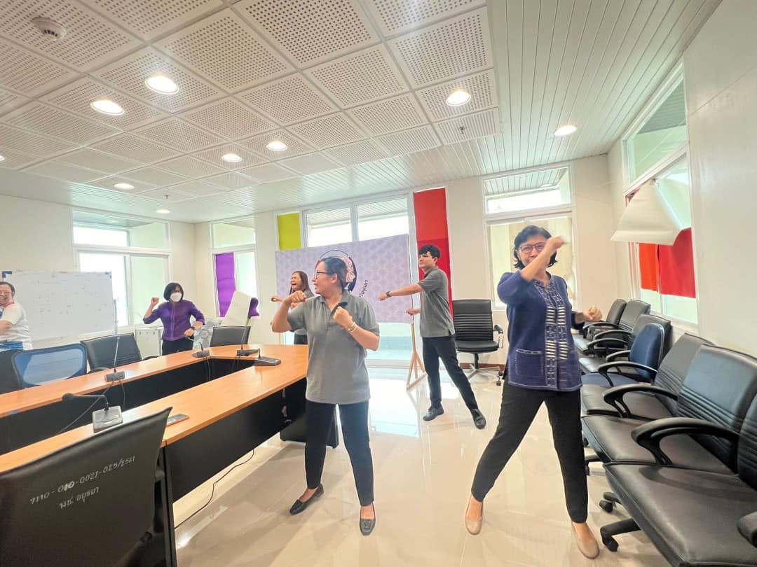 พช.กรุงเก่า จัดกิจกรรมออกกำลังกาย “ทุกวันพุธ ลุกขึ้นออกกำลังกาย”