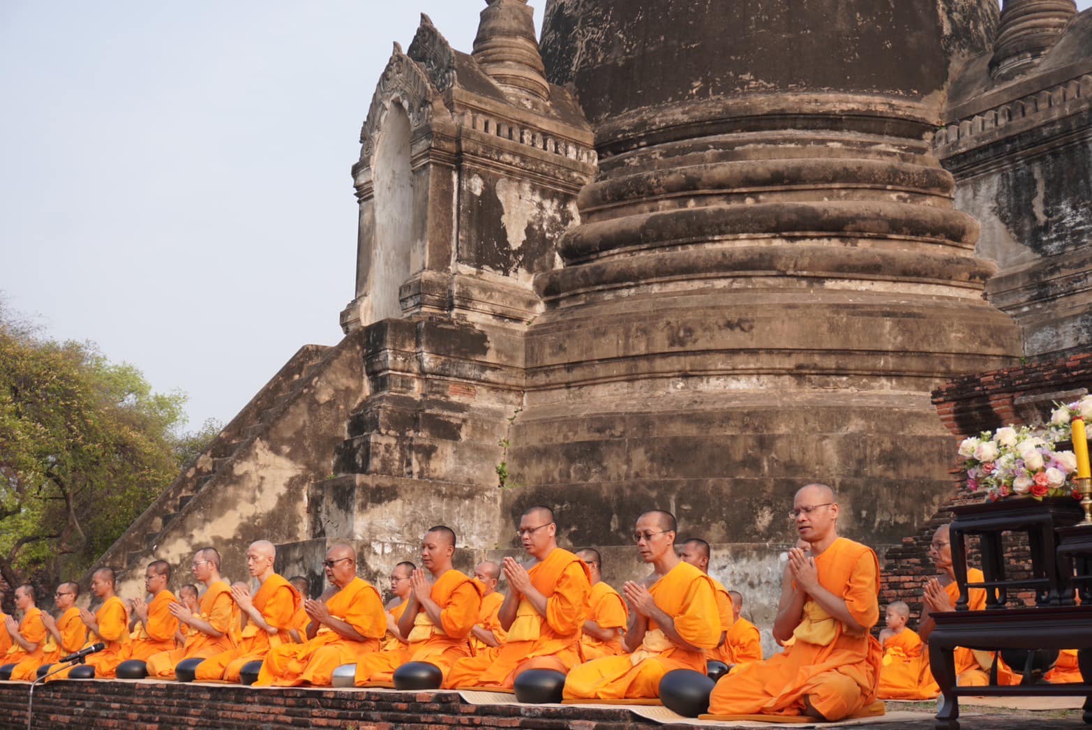 พช.กรุงเก่า ร่วมกิจกรรมทำบุญเมือง สวมชุดไทยตักบาตร สืบสานวัฒนธรรมประเพณีและอุทิศบุญ ให้บรรพชนและเฉลิมฉลองปีใหม่ไทย ประจำปี 2567