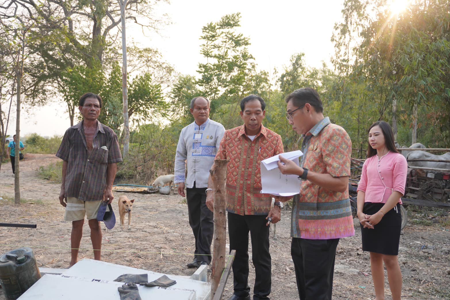 พช.กรุงเก่า ลงพื้นที่เยี่ยมเยียน ให้กำลังใจ พร้อมมอบถุงยังชีพให้แก่ครัวเรือนเป้าหมายที่ได้รับบ้านห่วงใย จากใจ GLO