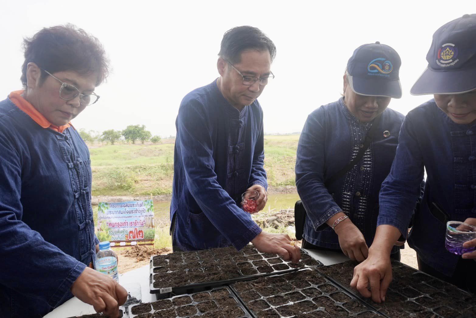 พช.อยุธยา จับมือเครือข่ายโคก หนอง นา จังหวัดพระนครศรีอยุธยา เดินหน้ากิจกรรมหิ้วปิ่นโตเอามื้อสามัคคี