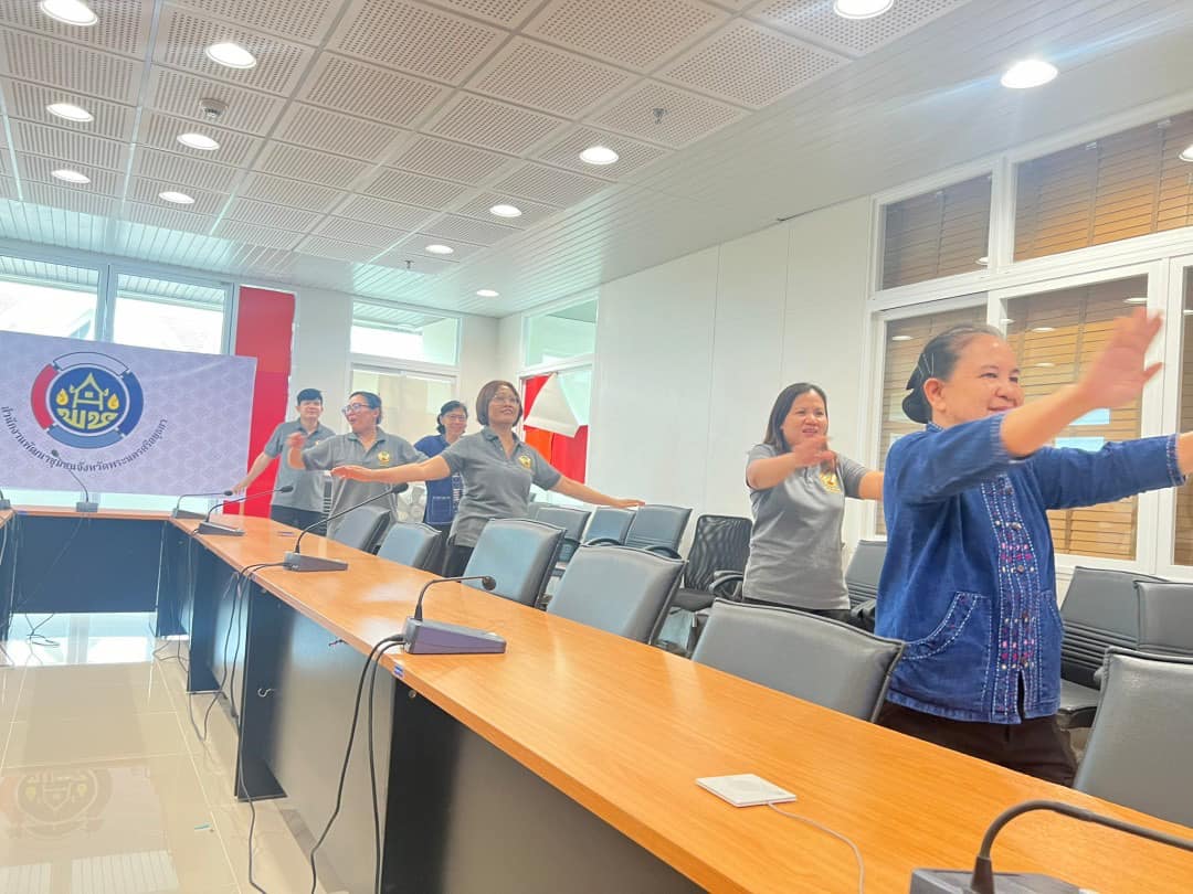 พช.กรุงเก่า จัดกิจกรรมออกกำลังกาย “ทุกวันพุธ ลุกขึ้นออกกำลังกาย”