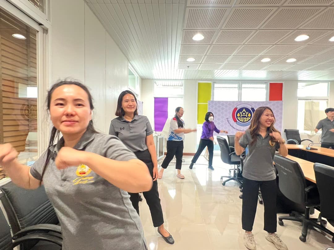 พช.กรุงเก่า จัดกิจกรรมออกกำลังกาย “ทุกวันพุธ ลุกขึ้นออกกำลังกาย”