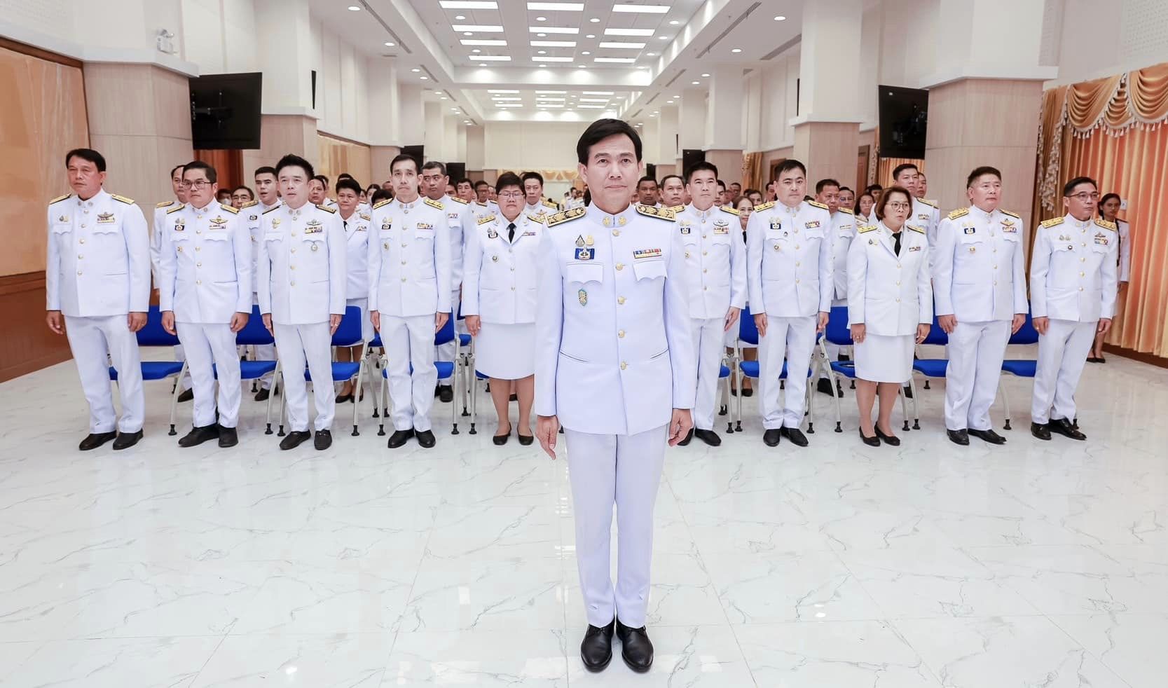 พช.อยุธยา ร่วมพิธีรับพระราชทานพระบรมฉายาลักษณ์พระบาทสมเด็จพระเจ้าอยู่หัว ที่ฉายกับสมเด็จพระนางเจ้าฯพระบรมราชินี