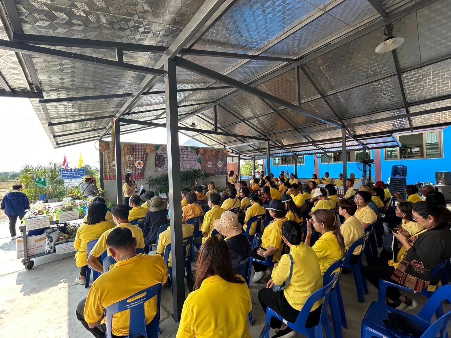 พช.กรุงเก่า ร่วมกิจกรรมเฉลิมพระเกียรติพระบาทสมเด็จพระเจ้าอยู่หัวเนื่องในโอกาสมหามงคลเฉลิมพระชนมพรรษา 6 รอบ 28 กรกฎาคม 2567 “แบ่งปันกล้าไม้ จากแปลงโคกหนองนา สู่ประชาชนโดยรอบ”