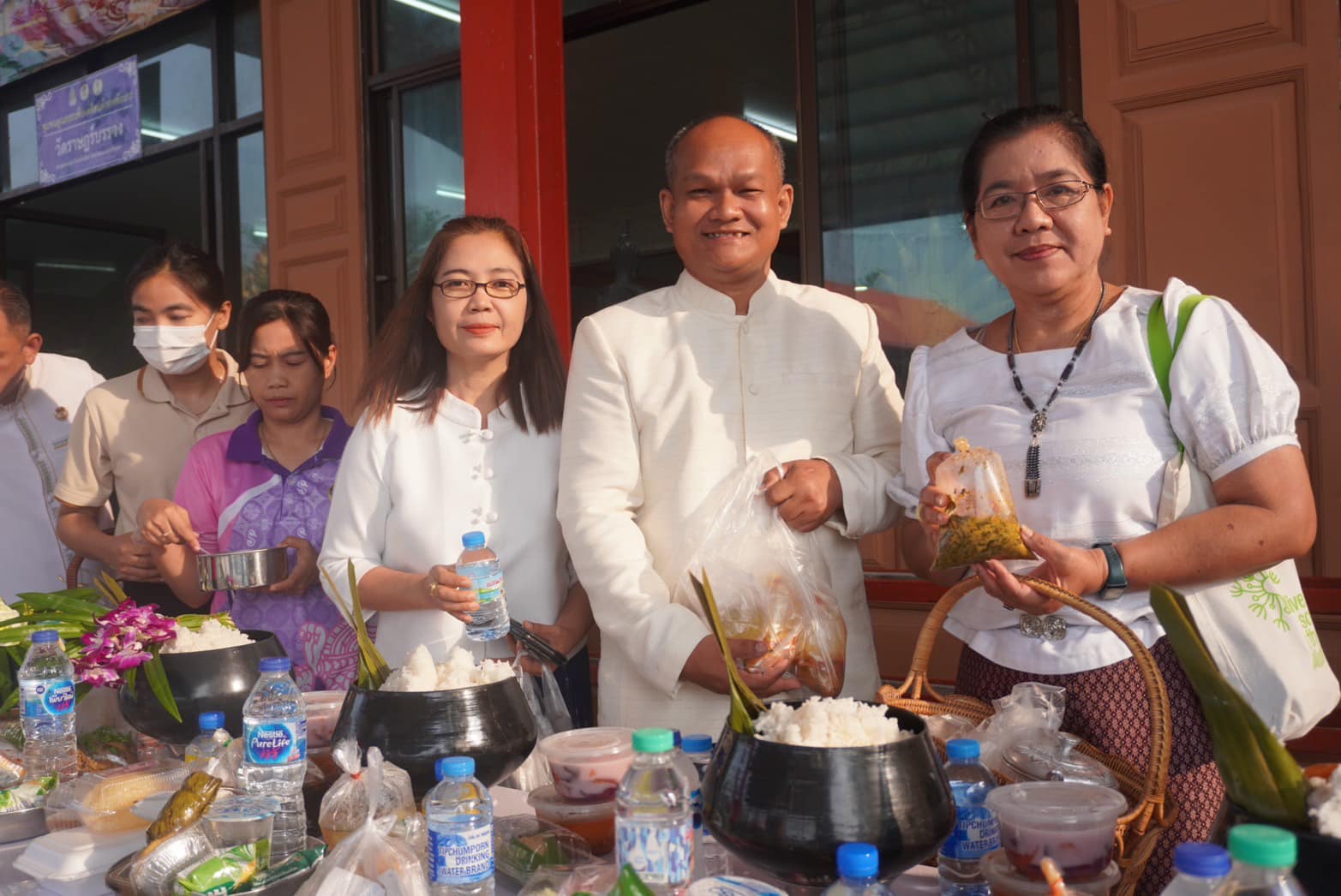พช.อยุธยา ร่วมกิจกรรม “ผู้ว่าฯ พาทำบุญ” เข้าวัดปฏิบัติธรรมทุกวันธรรมสวนะ