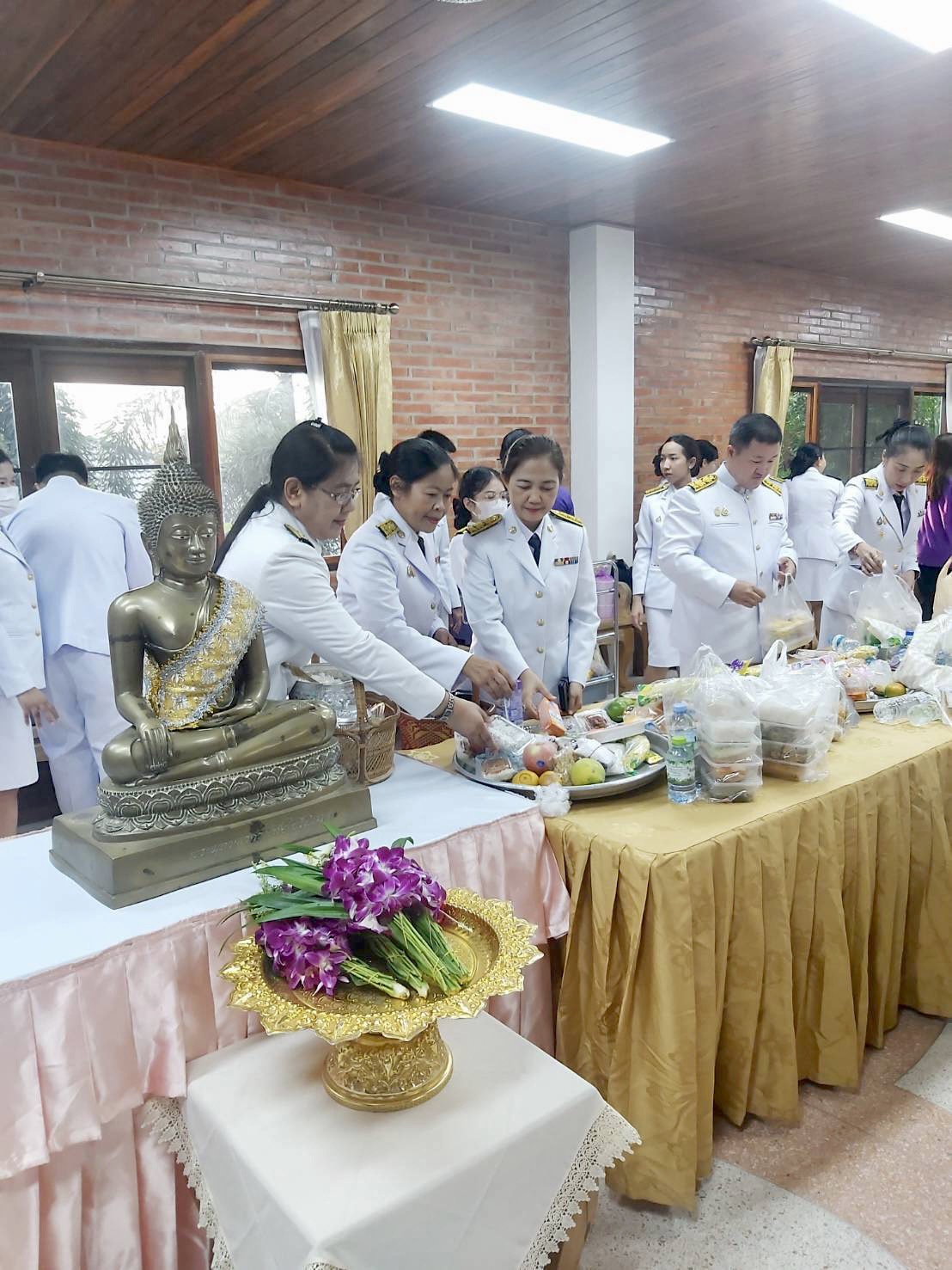 พช.กรุงเก่า ร่วมพิธีเจริญพระพุทธมนต์และทำบุญตักบาตรถวายเป็นพระราชกุศลฯ กิจกรรมเฉลิมพระเกียรติสมเด็จพระกนิษฐาธิราชเจ้า กรมสมเด็จพระเทพรัตนราชสุดาฯ สยามบรมราชกุมารี เนื่องในโอกาสวันคล้ายวันพระราชสมภพ 2 เมษายน 2567