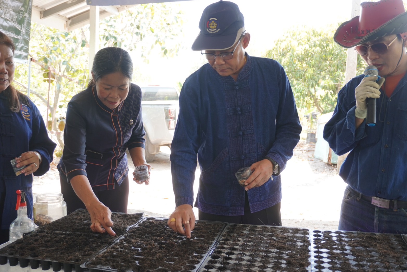พช.อยุธยา จับมือเครือข่ายโคก หนอง นา จังหวัดพระนครศรีอยุธยา เดินหน้ากิจกรรมหิ้วปิ่นโตเอามื้อสามัคคี