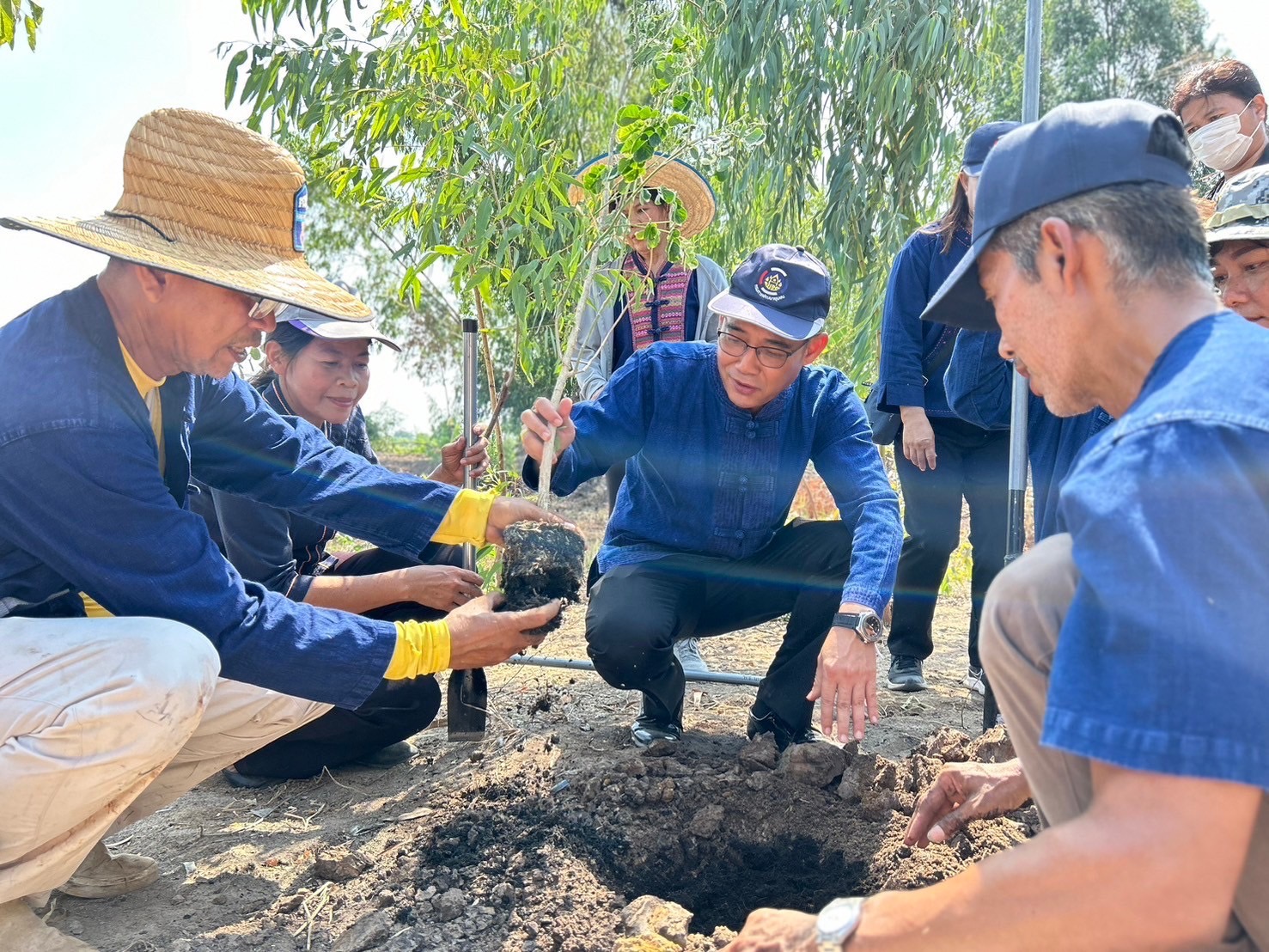 พช.อยุธยา จับมือเครือข่ายโคก หนอง นา จังหวัดพระนครศรีอยุธยา เดินหน้ากิจกรรมหิ้วปิ่นโตเอามื้อสามัคคี