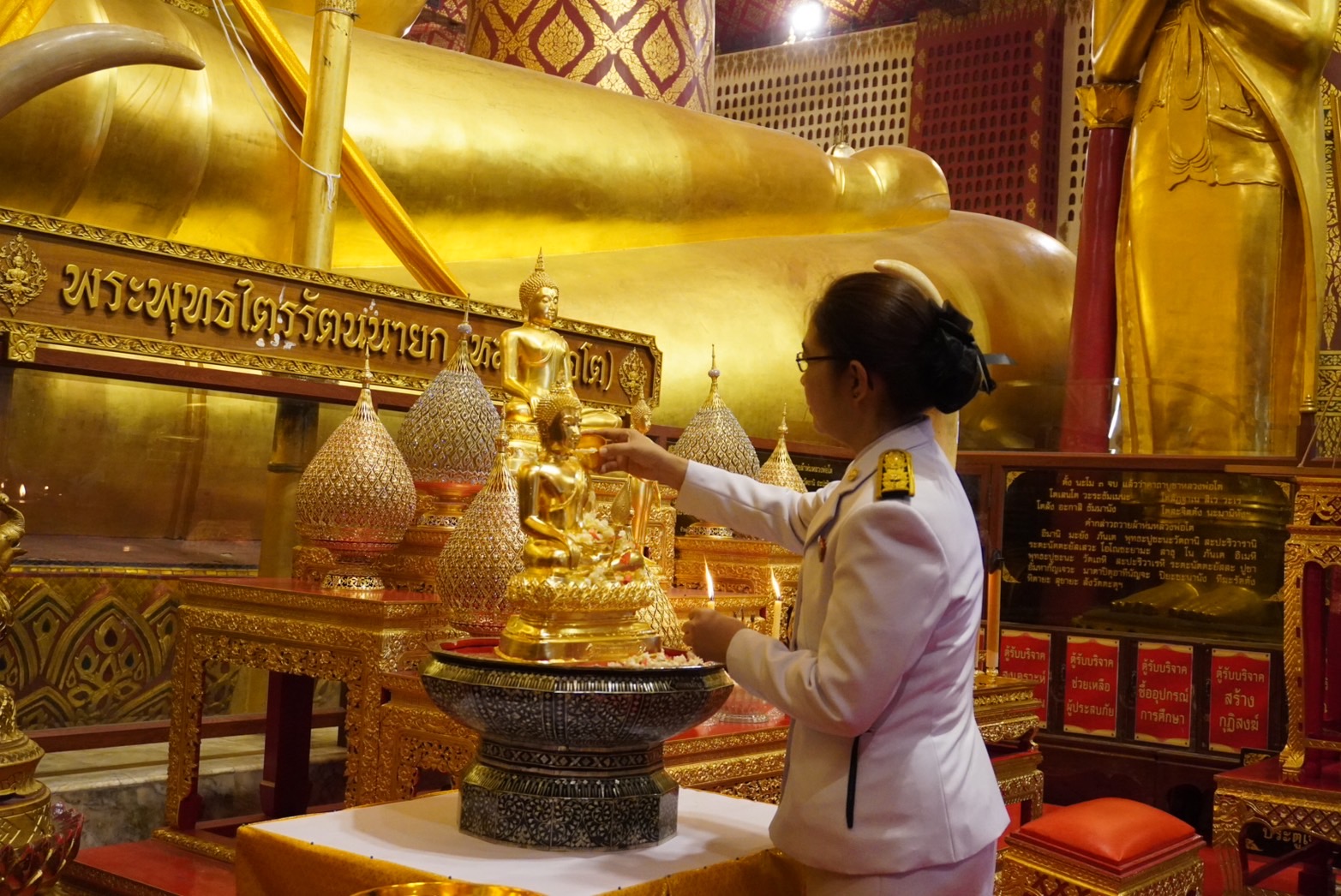 พช.กรุงเก่า ร่วมประกอบพิธีเชิญเครื่องราชสักการะที่พระราชทานอุทิศถวายเป็นพุทธบูชา