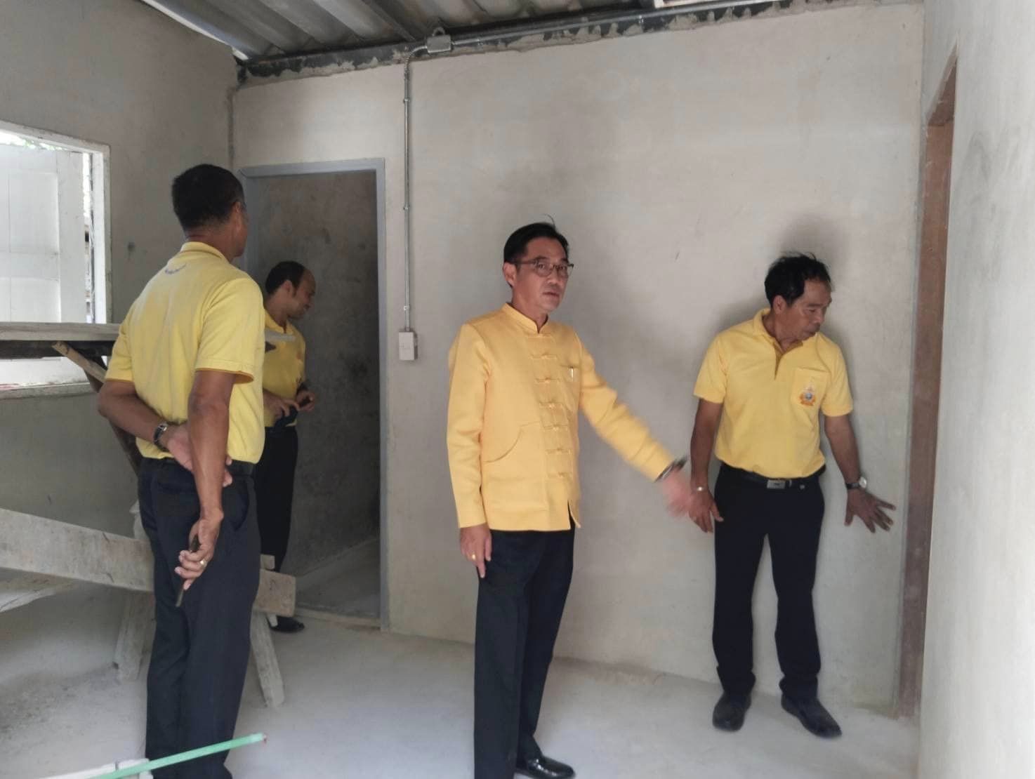 พช.กรุงเก่า ติดตามการสร้างบ้านและเยี่ยมเยียนให้กำลังใจ ครัวเรือนนายสมศักดิ์ สิงหะนาม ม.6 ต.เสนา อ.อุทัย ครัวเรือนเป้าหมายที่ได้รับบ้านห่วงใย จากใจ GLO