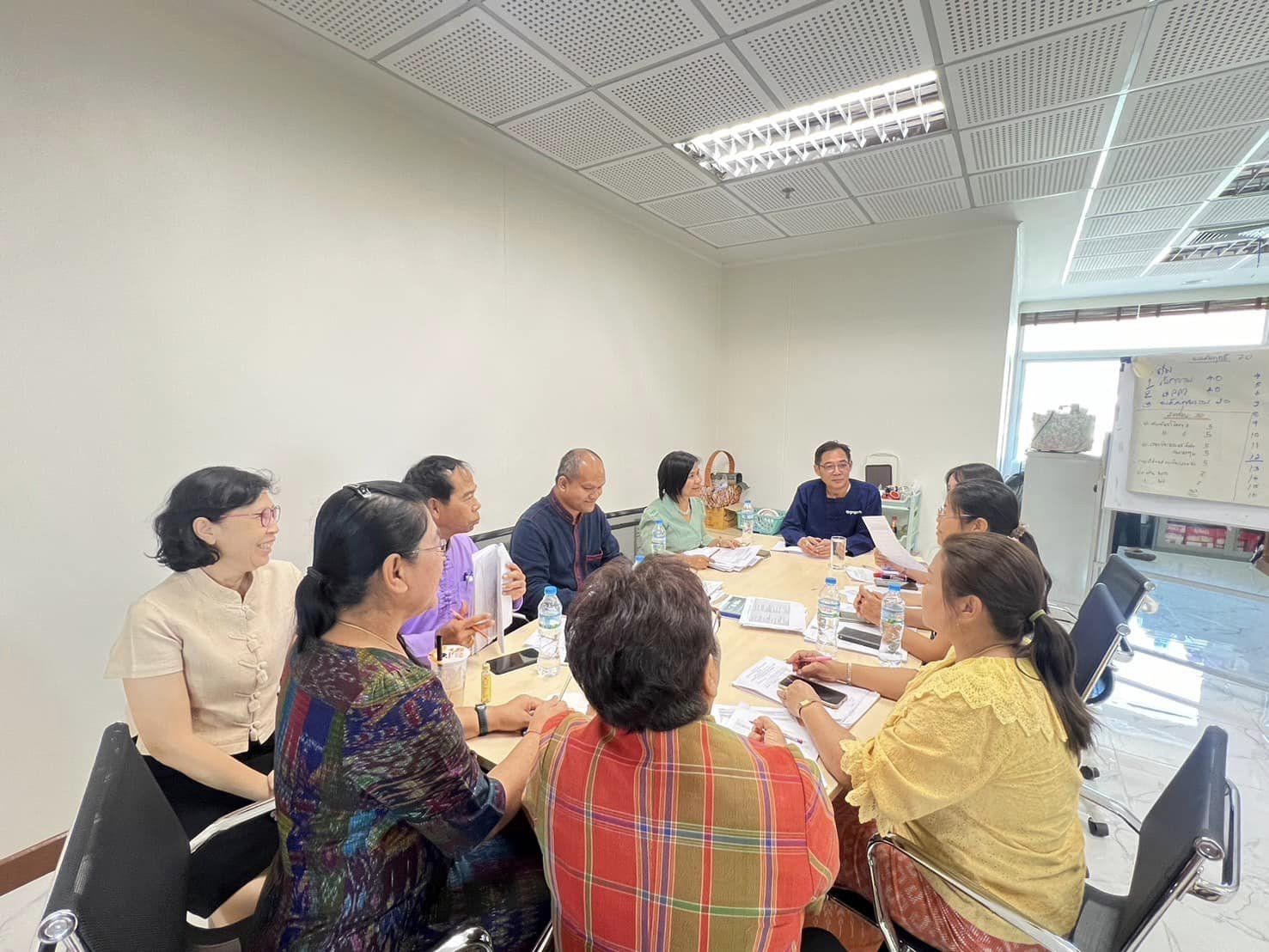 พช.อยุธยา ประชุมคณะทำงานพิจารณาจัดทำข้อตกลงการปฏิบัติราชการและผลการประเมินผลการปฏิบัติราชการของข้าราชการสังกัดกรมการพัฒนาชุมชน สำนักงานพัฒนาชุมชนจังหวัดพระนครศรีอยุธยา