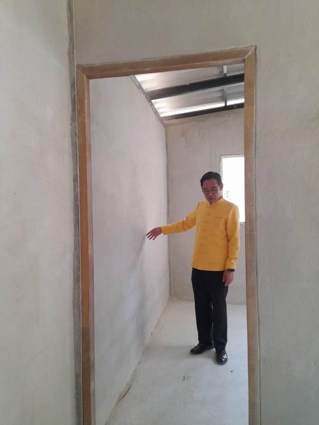 พช.กรุงเก่า ติดตามการสร้างบ้านและเยี่ยมเยียนให้กำลังใจ ครัวเรือนนายสมศักดิ์ สิงหะนาม ม.6 ต.เสนา อ.อุทัย ครัวเรือนเป้าหมายที่ได้รับบ้านห่วงใย จากใจ GLO