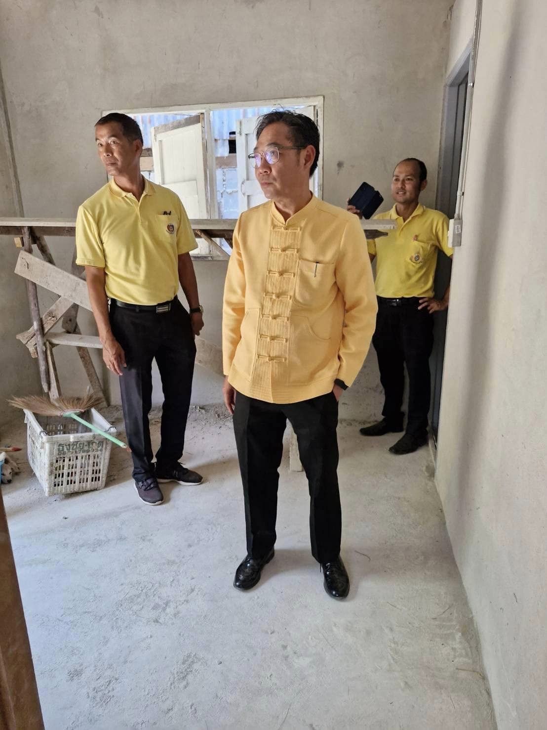 พช.กรุงเก่า ติดตามการสร้างบ้านและเยี่ยมเยียนให้กำลังใจ ครัวเรือนนายสมศักดิ์ สิงหะนาม ม.6 ต.เสนา อ.อุทัย ครัวเรือนเป้าหมายที่ได้รับบ้านห่วงใย จากใจ GLO