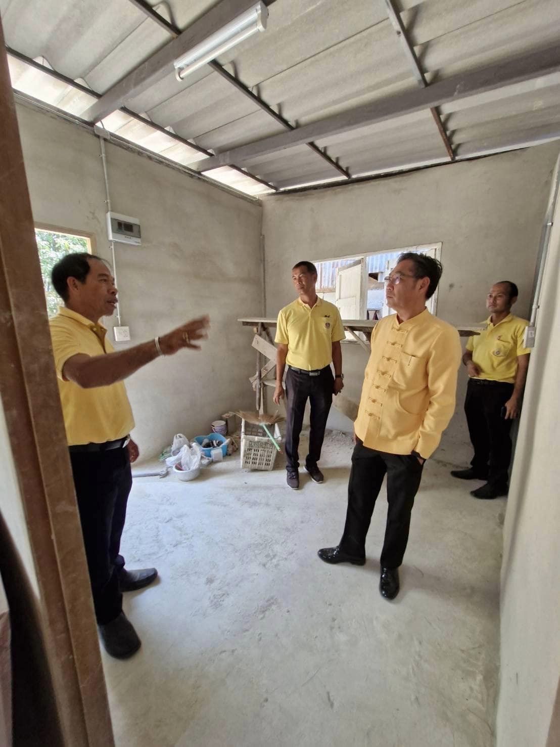 พช.กรุงเก่า ติดตามการสร้างบ้านและเยี่ยมเยียนให้กำลังใจ ครัวเรือนนายสมศักดิ์ สิงหะนาม ม.6 ต.เสนา อ.อุทัย ครัวเรือนเป้าหมายที่ได้รับบ้านห่วงใย จากใจ GLO