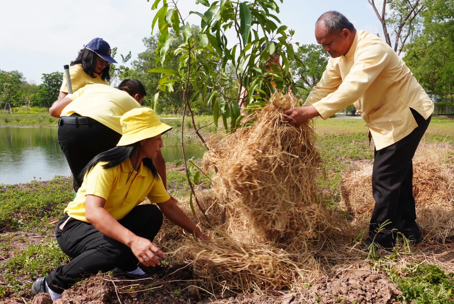 พช.กรุงเก่า เอามื้อสามัคคี ทำความดีถวายเป็นพระราชกุศล” (วันฉัตรมงคล) เนื่องในโอกาสมหามงคลเฉลิมพระชนมพรรษา 6 รอบ 28 กรกฎาคม 2567