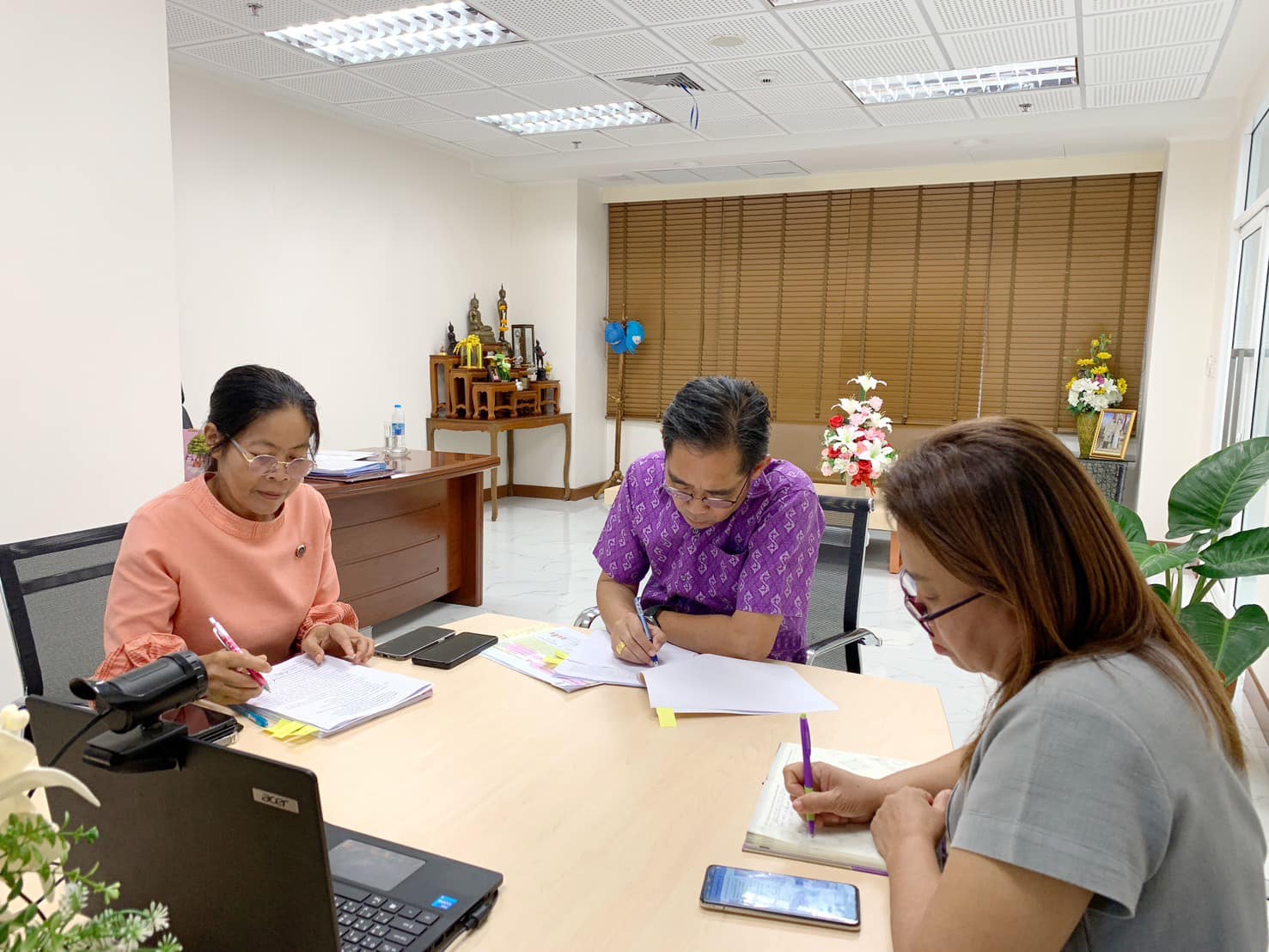 พช.อยุธยา ร่วมประชุม รับฟังแนวทางการคัดเลือกผู้ผลิต ผู้ประกอบการ OTOP เข้าร่วมจำหน่ายผลิตภัณฑ์ OTOP ภายในงาน OTOP Midyear 2024