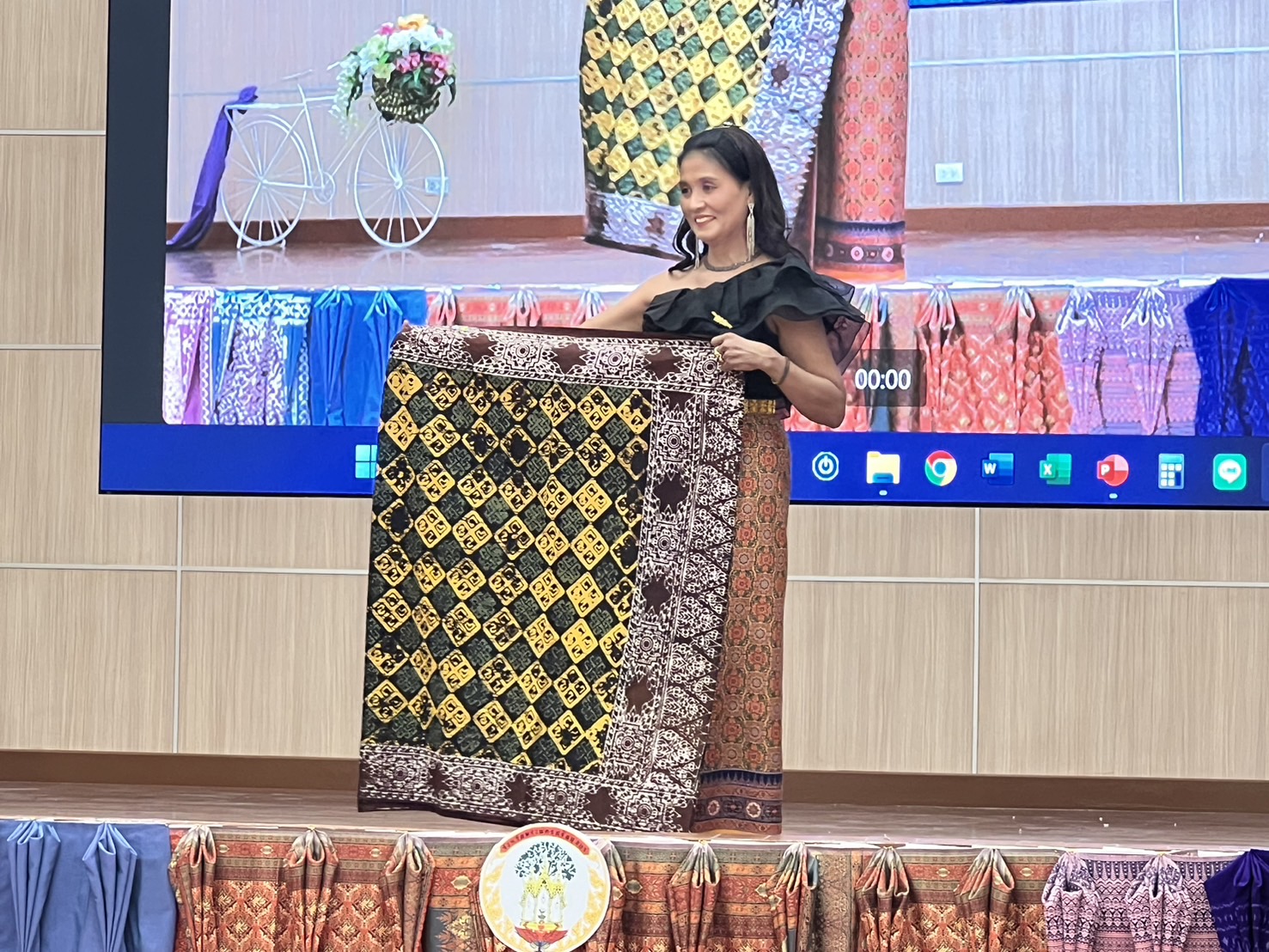 พช.กรุงเก่า จัดกิจกรรมประกวดสุดยอดผ้าจังหวัดพระนครศรีอยุธยา ประจำปี 2567