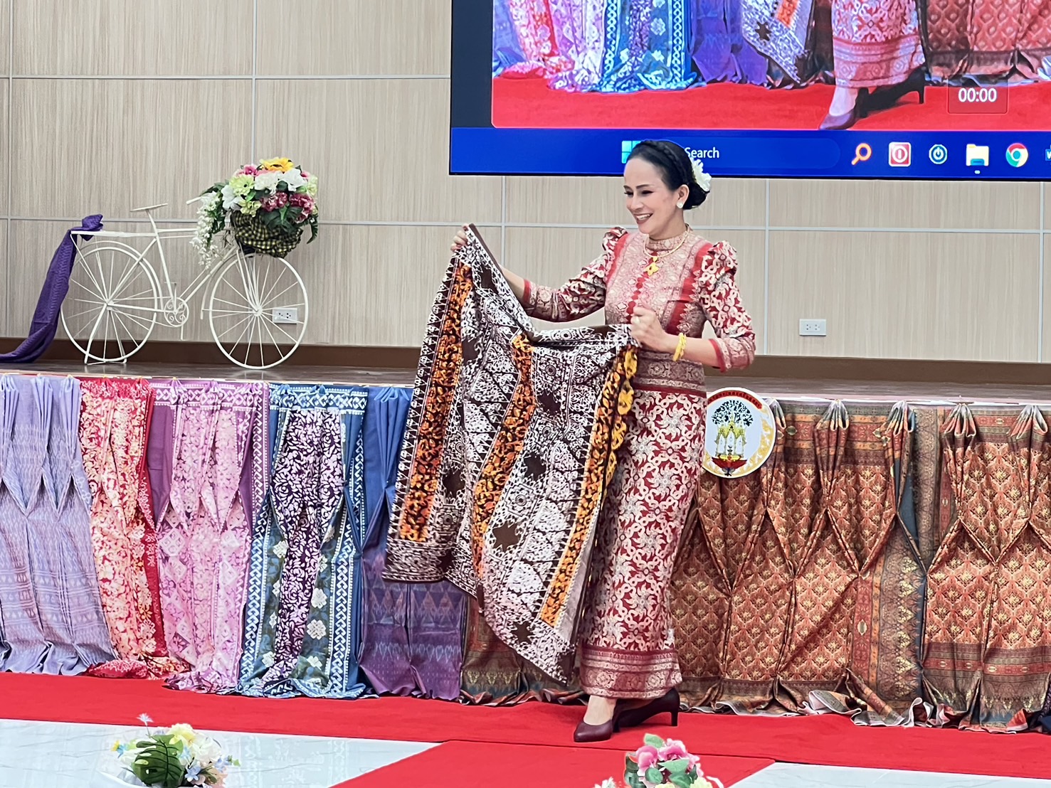 พช.กรุงเก่า จัดกิจกรรมประกวดสุดยอดผ้าจังหวัดพระนครศรีอยุธยา ประจำปี 2567