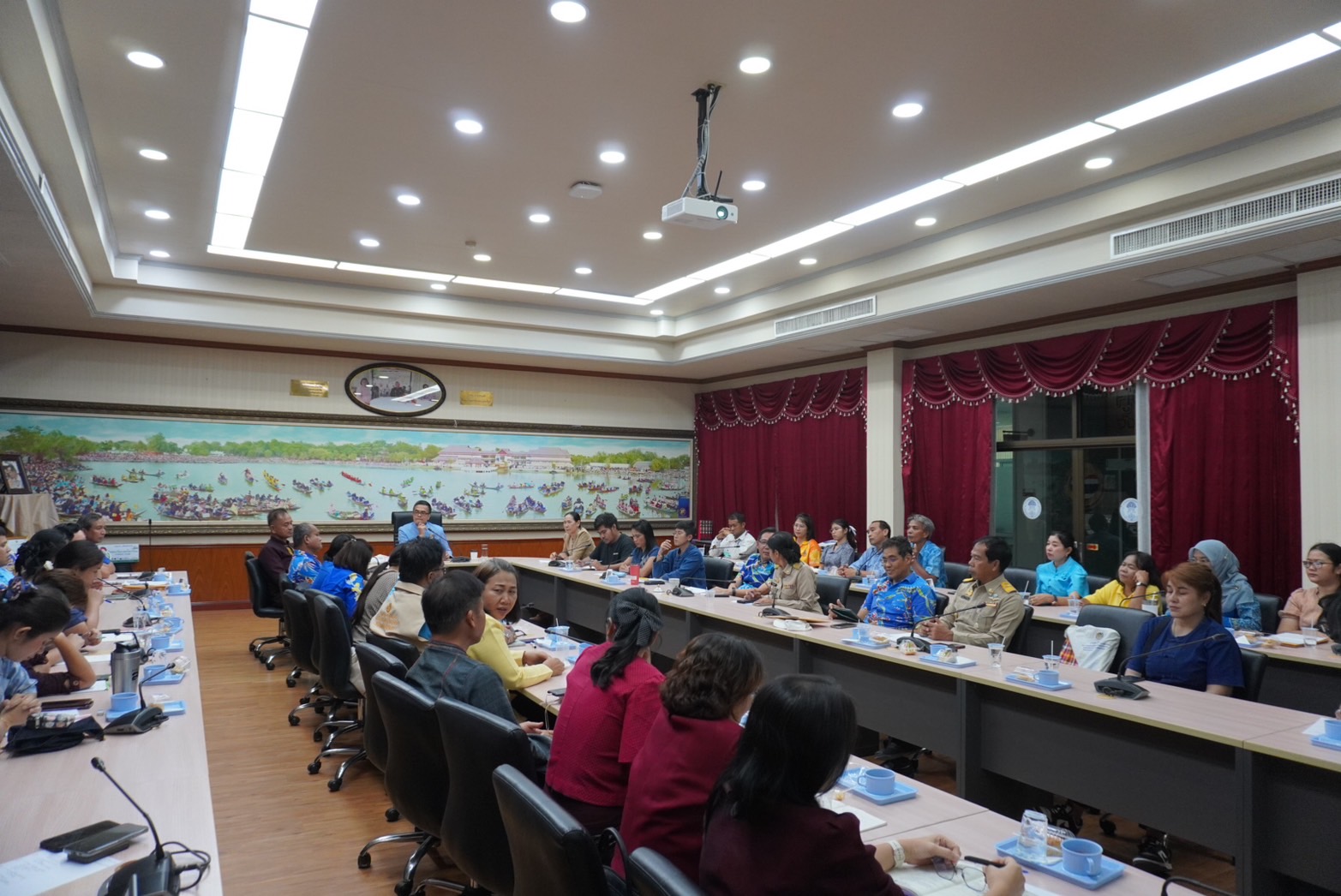 พช.อยุธยา เป็นเจ้าภาพประชุมหารือแนวทางการขับเคลื่อนงานและใช้ประโยชน์จากข้อมูลความจำเป็นพื้นฐาน (จปฐ.)