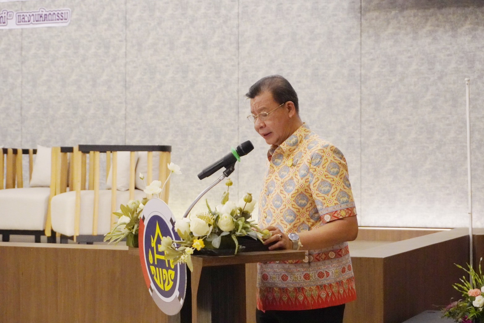 พช.อยุธยา ร่วมอบรมเชิงปฏิบัติการการพัฒนาศักยภาพผู้ผลิต ผู้ประกอบการ OTOP ประเภทผ้าและเครื่องแต่งกาย ช่างทอผ้าและงานหัตถกรรม (Coaching) ผ้าลายพระราชทาน “ผ้าลายสิริวชิราภรณ์” และงานหัตถกรรม