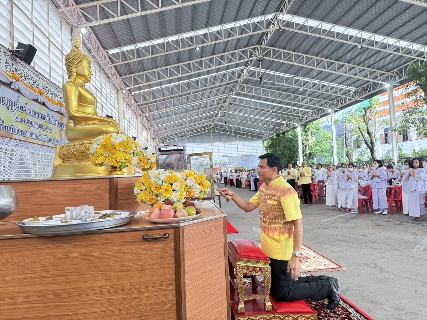 พช.อยุธยา ร่วมทำบุญตักบาตร ฟังธรรมเทศนา ในกิจกรรมส่งเสริมพระพุทธศาสนาเนื่องในเทศกาล วันวิสาขบูชา พุทธศักราช 2567