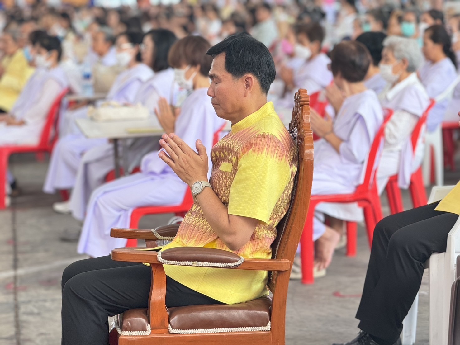 พช.อยุธยา ร่วมทำบุญตักบาตร ฟังธรรมเทศนา ในกิจกรรมส่งเสริมพระพุทธศาสนาเนื่องในเทศกาล วันวิสาขบูชา พุทธศักราช 2567